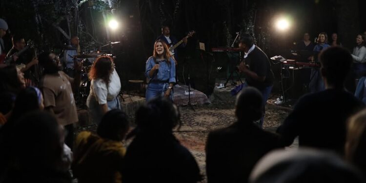 Worship Awake Releases New Single ‘Behold The Joy (Live)’ Featuring Vonja Du Preez