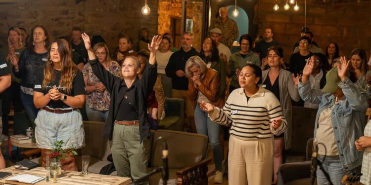 Worship Awake Hosts Worship & Songwriting Retreat at Acorn Guest Farm