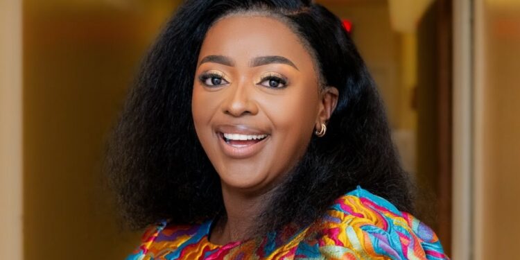 The Spirit Behind “Uyaphila Kimi” by Spirit Of Praise feat Sindi Ntombela from Spirit Of Praise 11: Sindi Ntombela Shares Her Testimony, Creative Process, and Behind the Scenes Experience